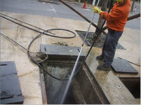 金塔池底污泥如何清理